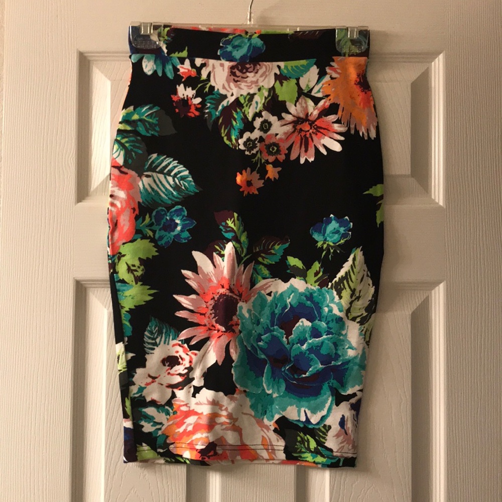 H&M knee length floral skirt